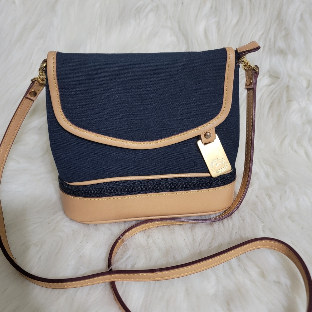Dooney & Bourke purse